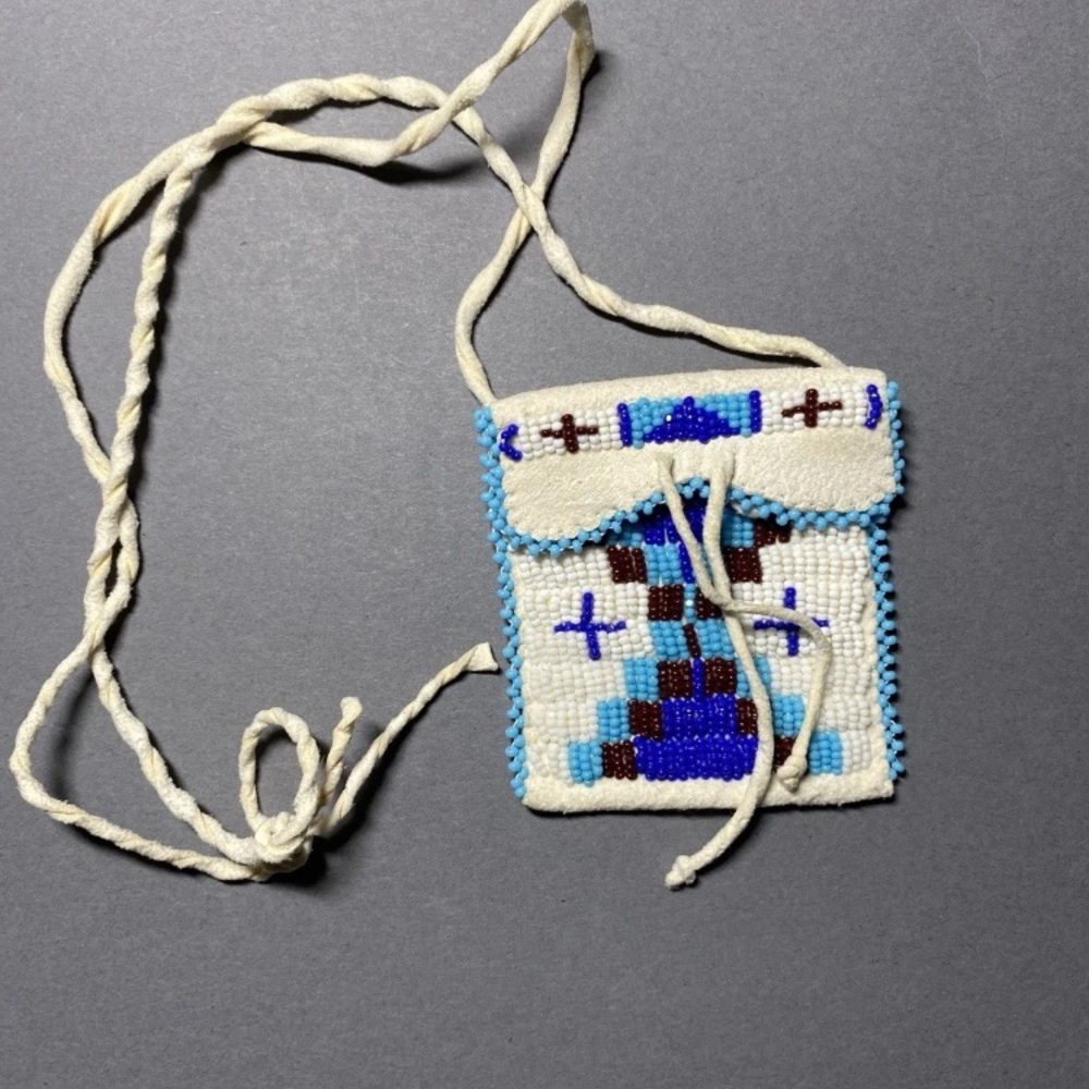 Vintage Native American Indian Small Beaded Beqd Geometric Buckskin Hide Pouch